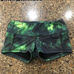 Fleo Shorts- Size Small